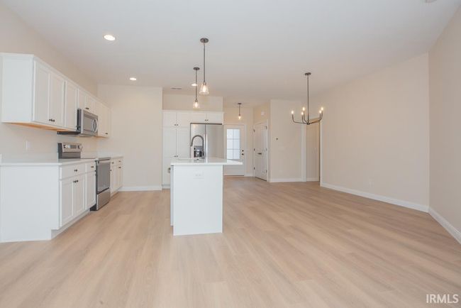 2 - 1609 Tahoe Dr, Condo with 3 bedrooms, 2 bathrooms and null parking in Evansville IN | Image 6