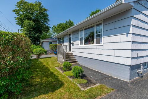 19 Woodland Ave, Dartmouth, NS, B3A3J6 | Card Image