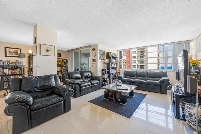 APT-1202 - 1400 S Ocean Dr, Condo with 2 bedrooms, 2 bathrooms and null parking in Hollywood FL | Image 8