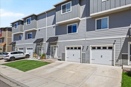 7868 28th St, White City, OR, 97503-1476 | Card Image