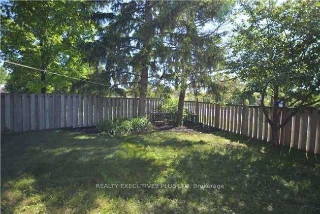 1 Homer Sq, House other with 3 bedrooms, 2 bathrooms and 3 parking in Brampton ON | Image 16