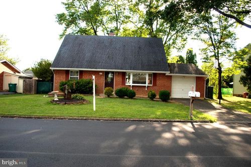 7387 Hillcrest Dr, MACUNGIE, PA, 18062-9461 | Card Image