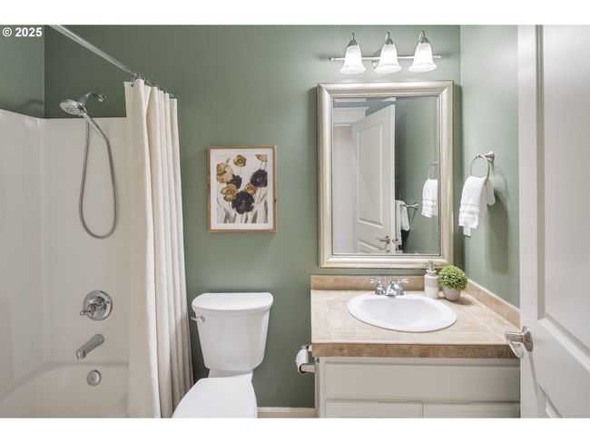 23073 Bland Cir, House other with 5 bedrooms, 3 bathrooms and 3 parking in West Linn OR | Image 25