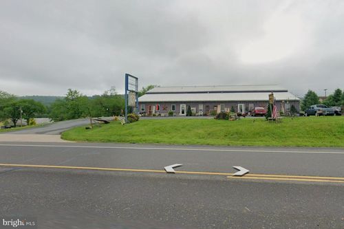 6788-6790 Penn Ave, WERNERSVILLE, PA, 19565-9643 | Card Image