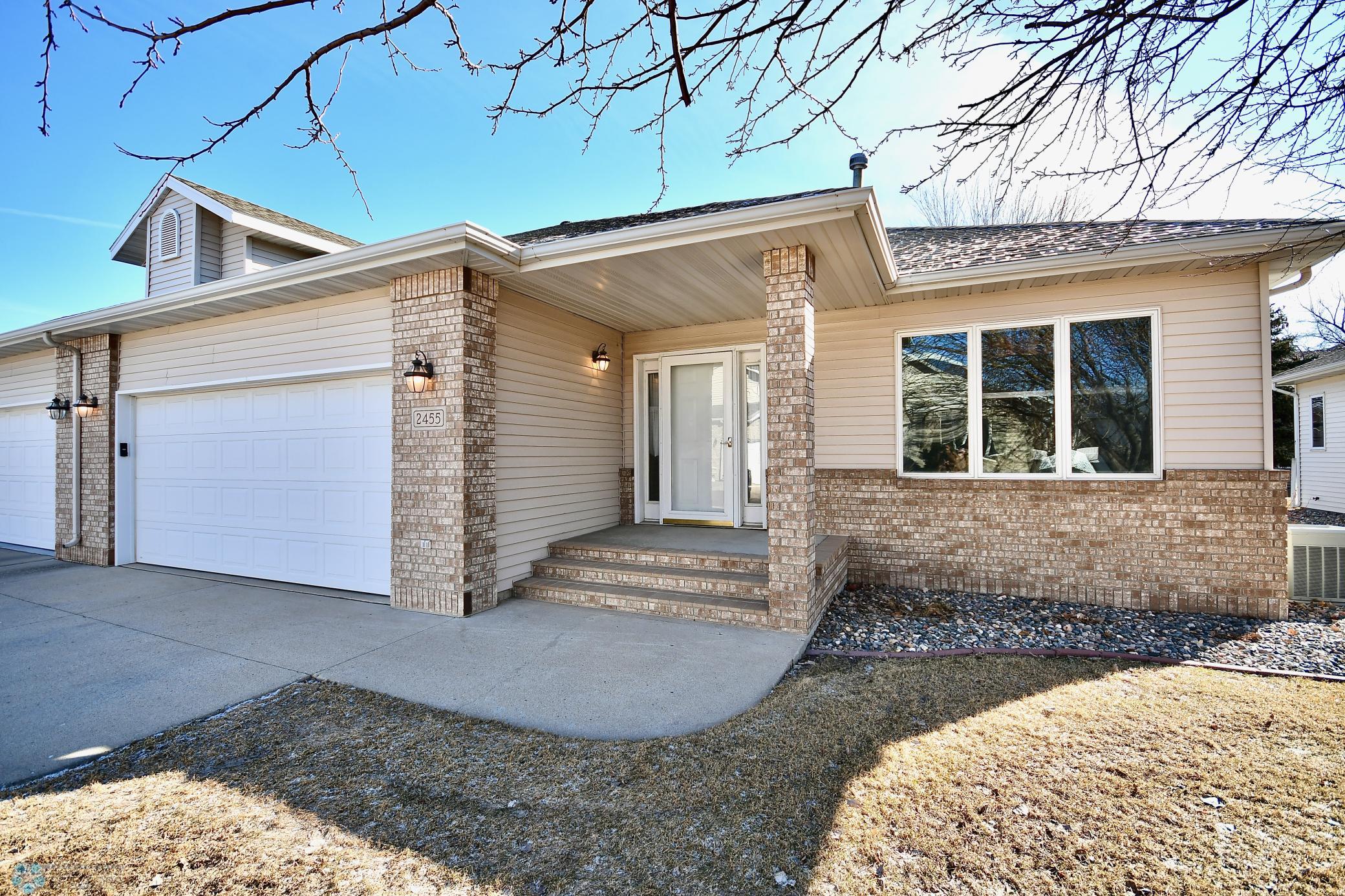 Madison Square Dr, Fargo, ND 58104
