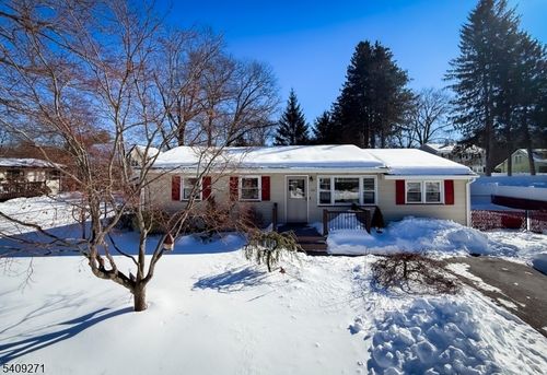 26 Aspen Ln, West Milford, NJ, 07480-2319 | Card Image