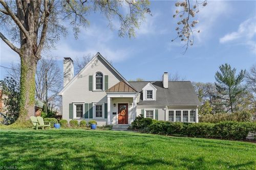 415 Carolina Cir, Winston-Salem, NC, 27104-3121 | Card Image