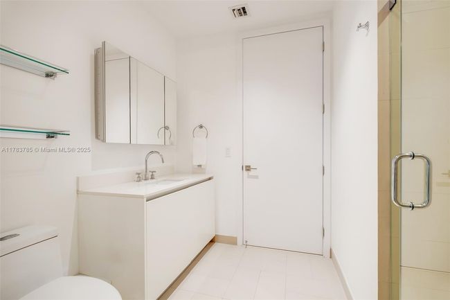 UNIT-1902 - 2831 S Bayshore Dr, Condo with 2 bedrooms, 2 bathrooms and null parking in Coconut Grove FL | Image 22