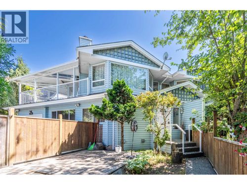 332 St Patricks Ave, North Vancouver, BC, V7L4S9 | Card Image