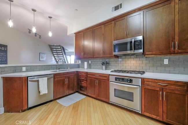 395 E 4th #41 Street, Condo with 2 bedrooms, 2 bathrooms and 2 parking in Long Beach CA | Image 14