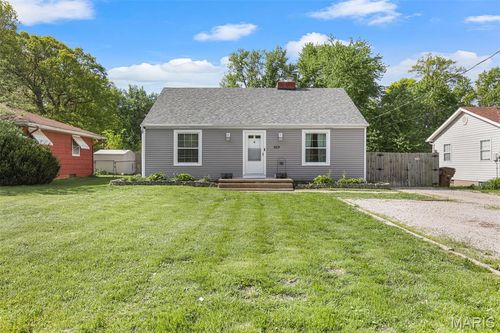 829 Oakdale Dr, East Alton, IL, 62024-2024 | Card Image