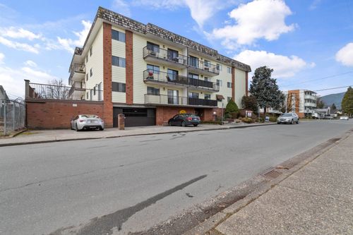 204-9417 Nowell St, Chilliwack, BC, V2P7M4 | Card Image