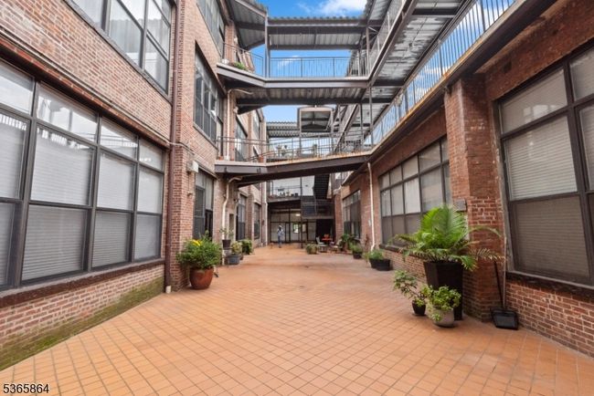 APT-219X - 300 Communipaw Ave, Townhouse with 3 bedrooms, 2 bathrooms and null parking in Jersey City NJ | Image 21