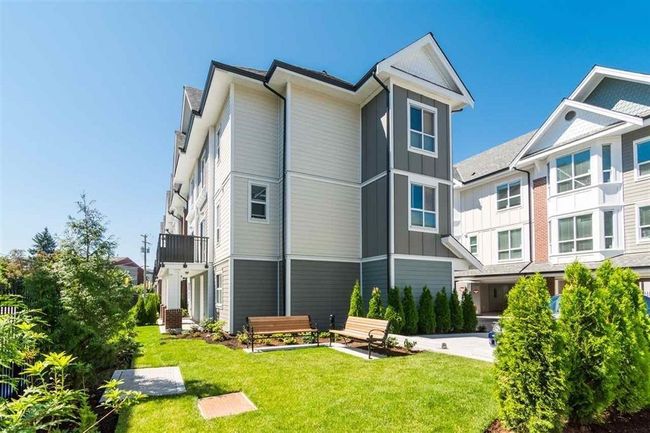 11 - 20723 Fraser Highway, Townhouse with 3 bedrooms, 2 bathrooms and 2 parking in Langley BC | Image 2