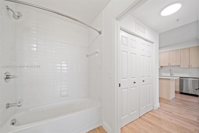 405 - 10170 Sw 7 Th St, Condo with 1 bedrooms, 1 bathrooms and null parking in Pembroke Pines FL | Image 23