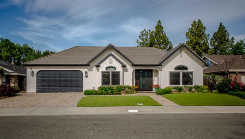 632 Wildwood Way, Woodland, CA, 95695-3679 | Card Image