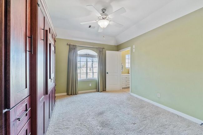 This bedroom gives you access directly to the nook. | Image 27