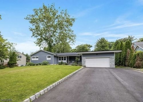150 Fremont Ave, Park Ridge, NJ, 07656-1834 | Card Image