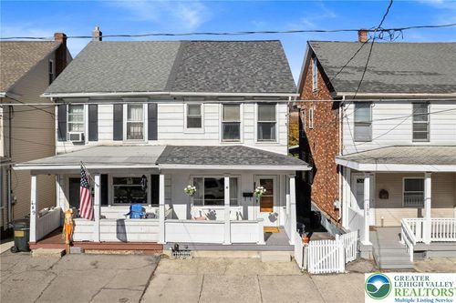 151 E High St, Coaldale, PA, 18218-1516 | Card Image