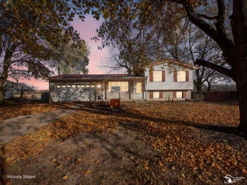 5679 Catawba Dr, Adrian, MI, 49221-9304 | Card Image