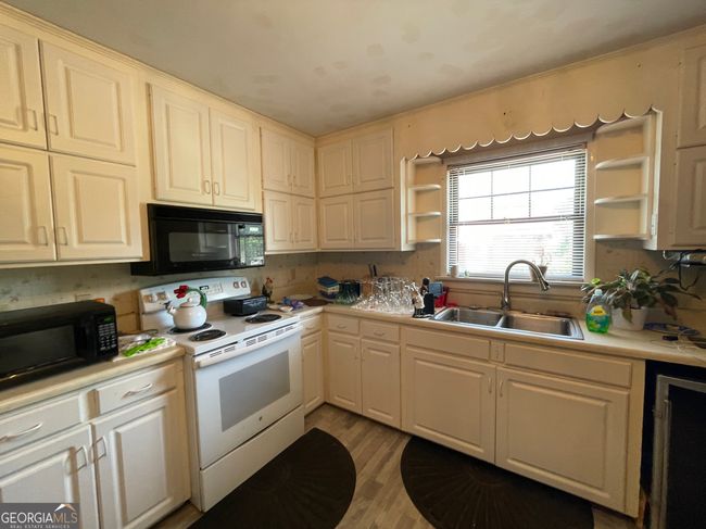 1105 E College St, House other with 3 bedrooms, 2 bathrooms and 2 parking in Bainbridge GA | Image 4