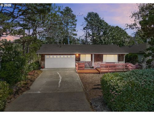 5450 Hacienda Ave, Lincoln City, OR, 97367-5267 | Card Image