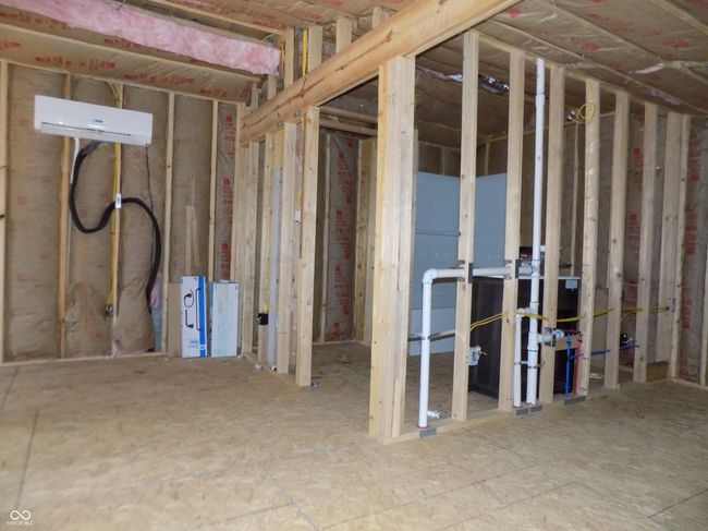 Sitting Area & Bathroom Upper Level | Image 15
