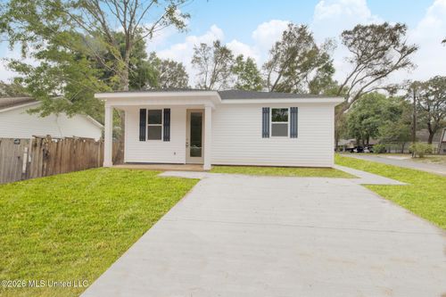 8713 Barnacle Blvd, Ocean Springs, MS, 39564-8792 | Card Image