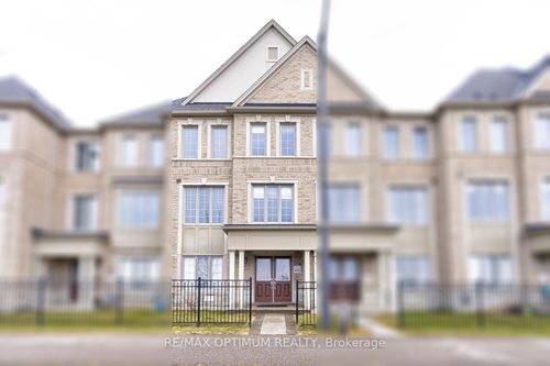 8644 Financial Dr, Brampton, ON, L6Y6G5 | Card Image