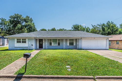 1805 W Cedar Elm Dr, Arlington, TX, 76012-1906 | Card Image