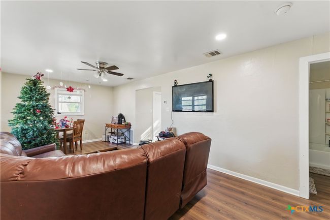 556 Gode Ln, House other with 3 bedrooms, 2 bathrooms and null parking in New Braunfels TX | Image 6