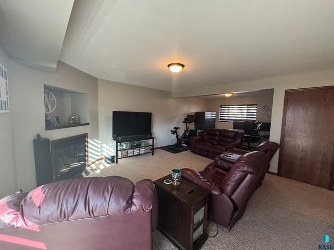 6903 Witzke Ave, House other with 3 bedrooms, 2 bathrooms and null parking in Sioux Falls SD | Image 16