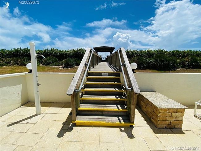 APT-401 - 10044 Ocean Dr, Condo with 3 bedrooms, 2 bathrooms and null parking in Jensen Beach FL | Image 75