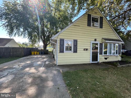 32 Farrell Ave, Ewing, NJ, 08618-2005 | Card Image