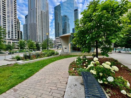 2002-801 Bay St, Toronto, ON, M5S1Y9 | Card Image