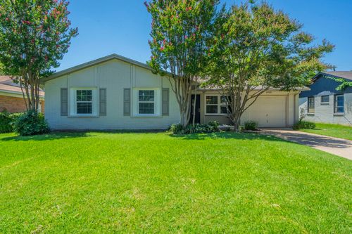 13525 Mount Castle Dr, Farmers Branch, TX, 75234-5051 | Card Image
