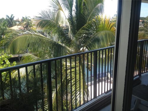 3dn-6855 Edgewater Dr, Coral Gables, FL, 33133-7016 | Card Image