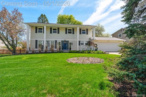 6109 Pebbleshire Dr, Grand Blanc, MI, 48439-4842 | Card Image