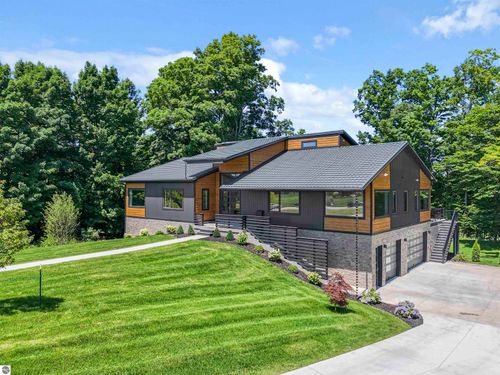7777 Turnberry Cir, Williamsburg, MI, 49690-8654 | Card Image