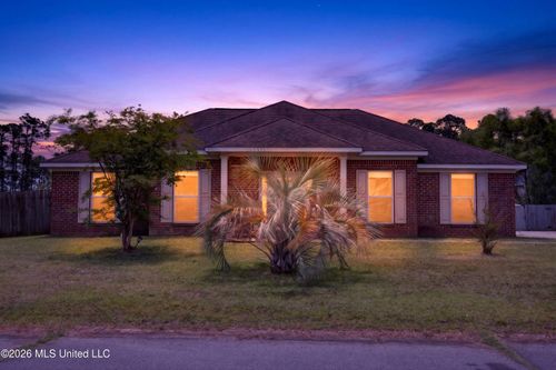 14905 Nassau Dr, Biloxi, MS, 39532-5716 | Card Image