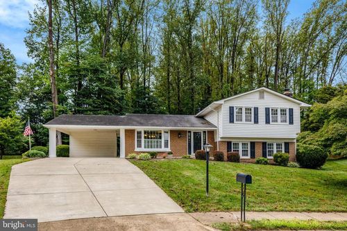 615 Kearney Ct Sw, Vienna, VA, 22180-6426 | Card Image