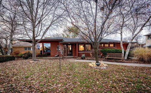 2320 N Main St, RACINE, WI, 53402-4450 | Card Image