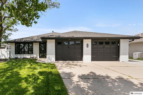 600 Pier 1, Lincoln, NE, 68528 | Card Image