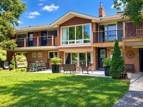 81 Thomson Dr, Waterdown, ON, L8B0G5 | Card Image