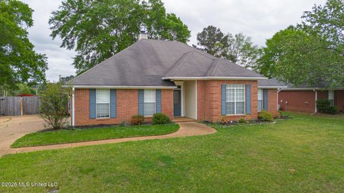 300 Peachtree St, Brandon, MS, 39042-7268 | Card Image