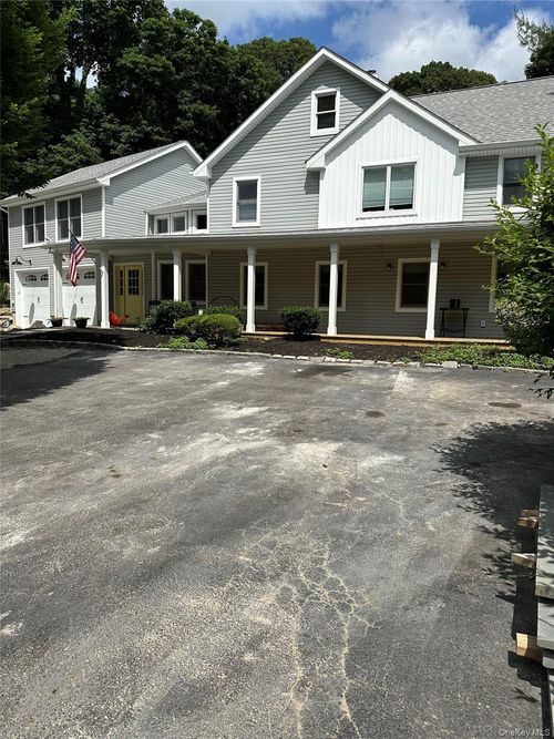 162 Spring Rd, Huntington, NY, 11743-3626 | Card Image