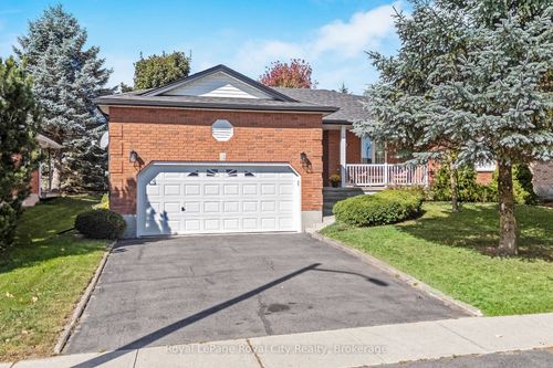 120 Bernardi Cres, Rockwood, ON, N0B2K0 | Card Image