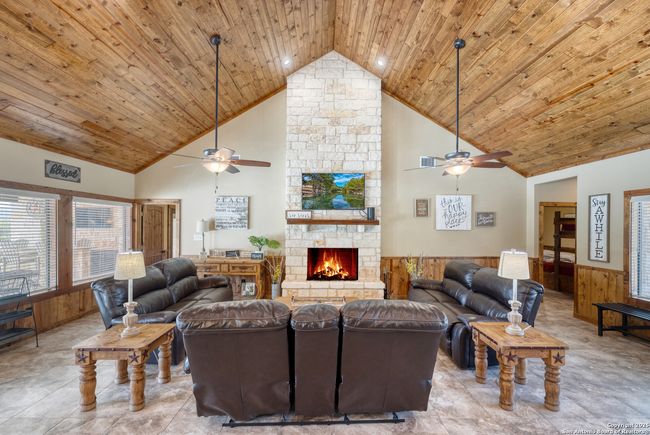 274 Mountain Laurel Ln, House other with 5 bedrooms, 6 bathrooms and null parking in Concan TX | Image 5