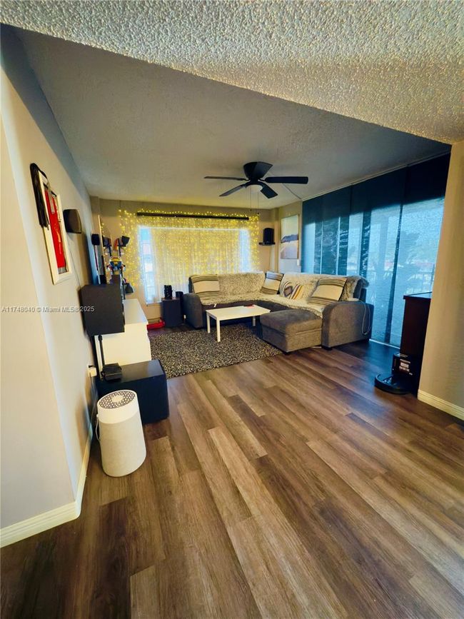 APT-412 - 4156 Inverrary Dr, Condo with 2 bedrooms, 2 bathrooms and null parking in Lauderhill FL | Image 6