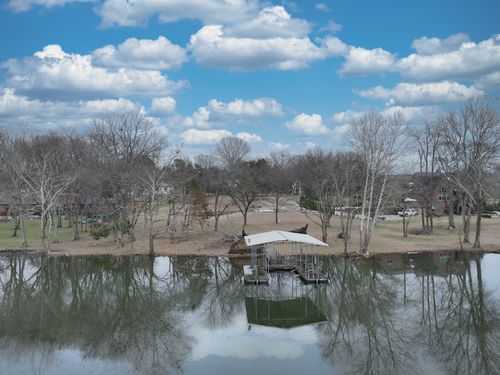 220 Bluegrass Dr, Hendersonville, TN, 37075-4002 | Card Image
